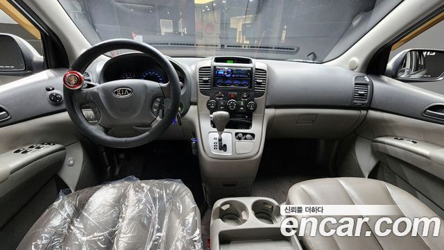 Kia Carnival — interior