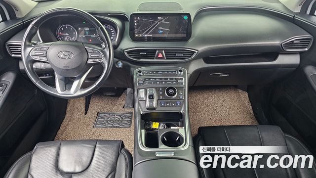 Hyundai Santa Fe — interior