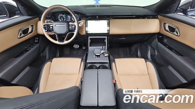 Land Rover Range Rover Velar — interior