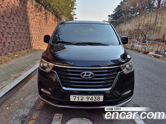 Hyundai Starex