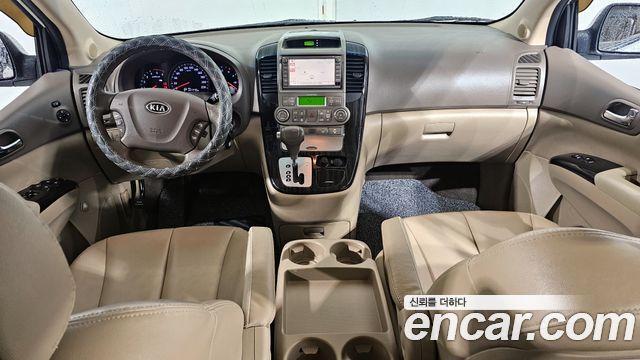Kia Carnival — interior