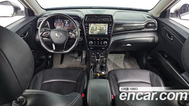 KG Mobility Tivoli — interior