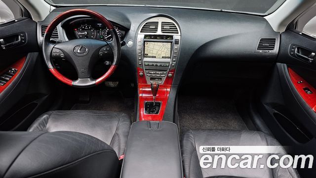 Lexus ES — interior