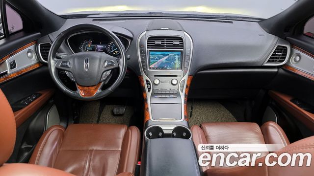 Lincoln MKX — interior