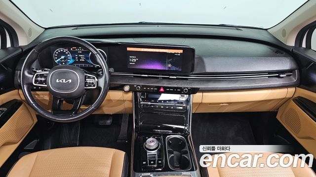 Kia Carnival — interior