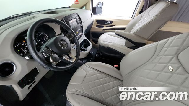 Mercedes-Benz V-Class — interior