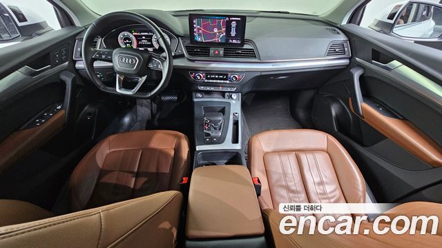 Audi Q5 — interior