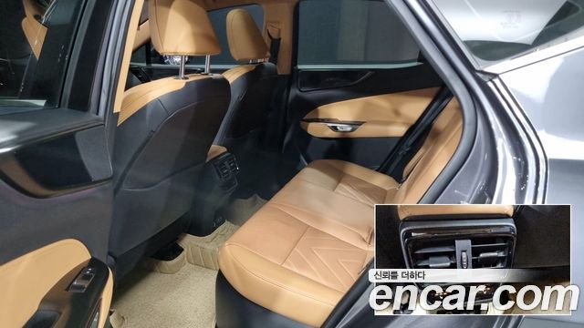 Lexus NX — interior