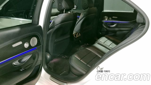 Mercedes-Benz E-Class — interior