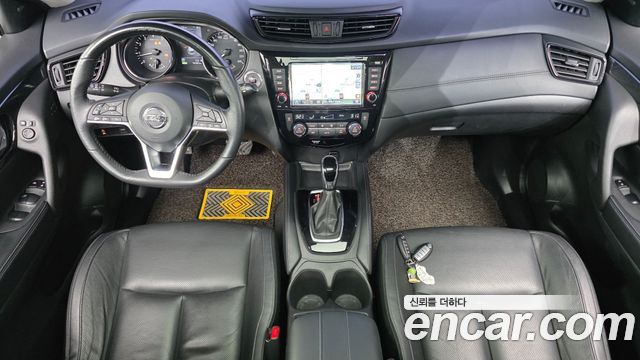 Nissan X-Trail — interior