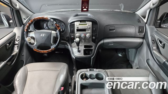 Hyundai Starex — interior