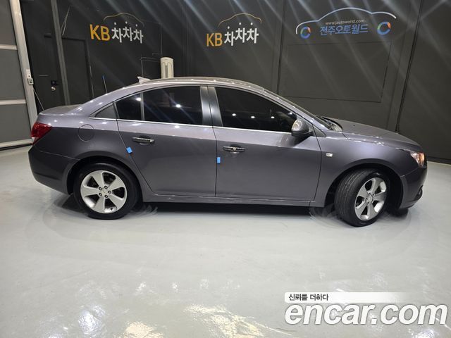 Chevrolet Korea Cruze — interior