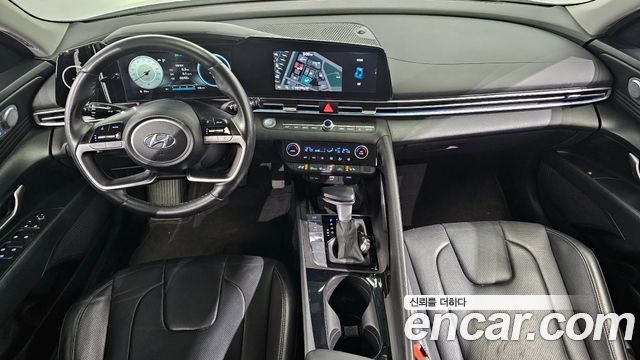 Hyundai Avante — interior