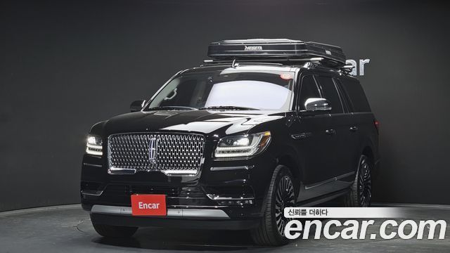 Lincoln Navigator — exterior