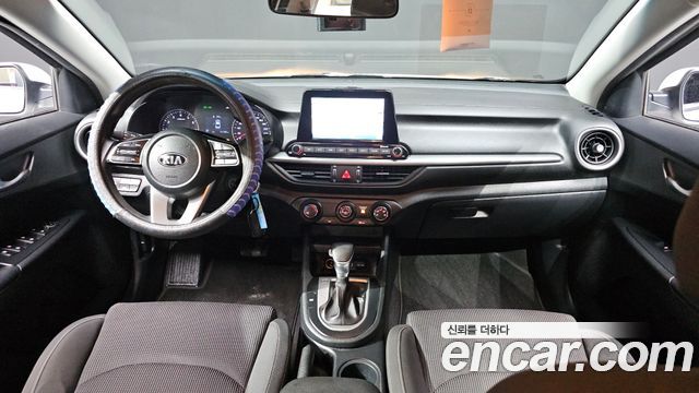 Kia K3 — interior
