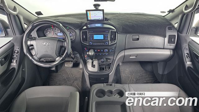 Hyundai Starex — interior