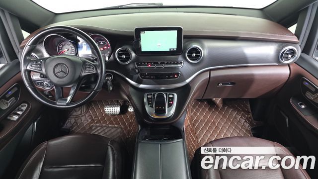 Mercedes-Benz V-Class — interior