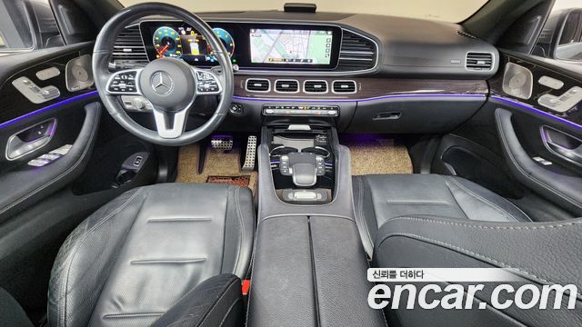 Mercedes-Benz GLE-Class — interior