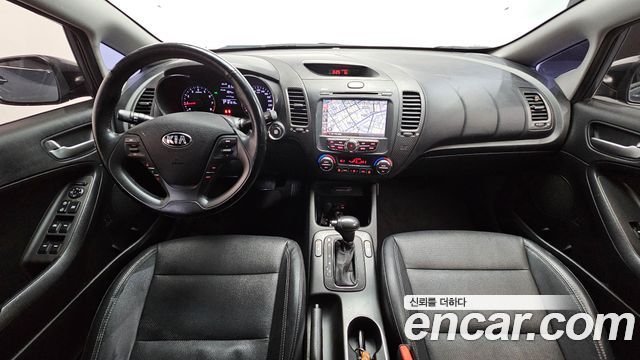 Kia K3 — interior