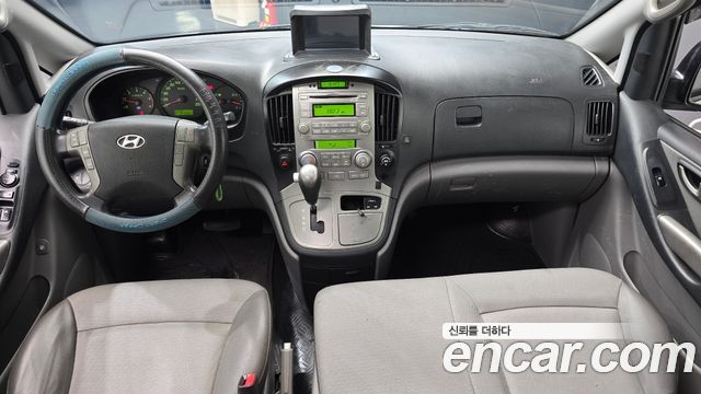 Hyundai Starex — interior
