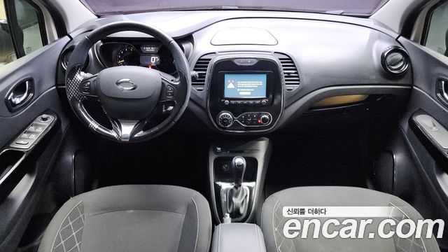 Renault Korea QM3 — interior