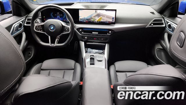 BMW i4 — interior