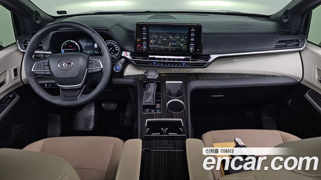 Toyota Sienna — interior