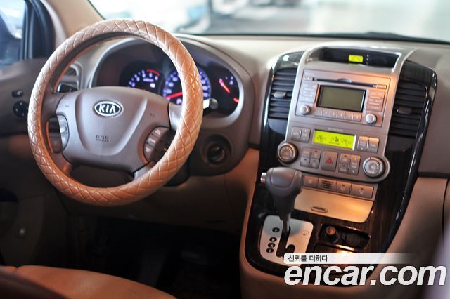 Kia Carnival — interior