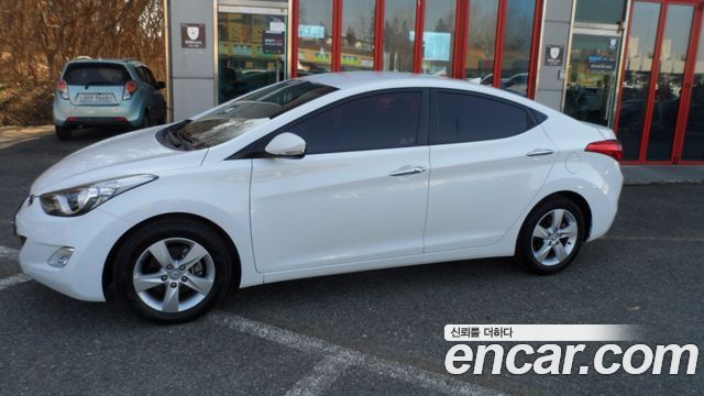 Hyundai Avante — exterior