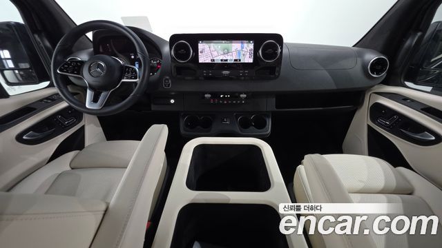 Mercedes-Benz Sprinter — interior