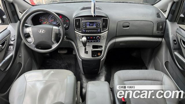 Hyundai Starex — interior