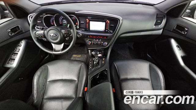 Kia K5 — interior