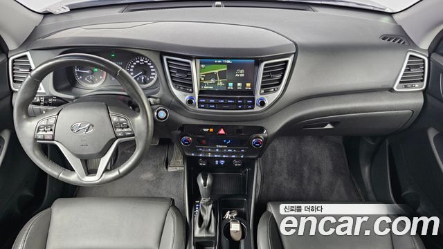 Hyundai Tucson — interior