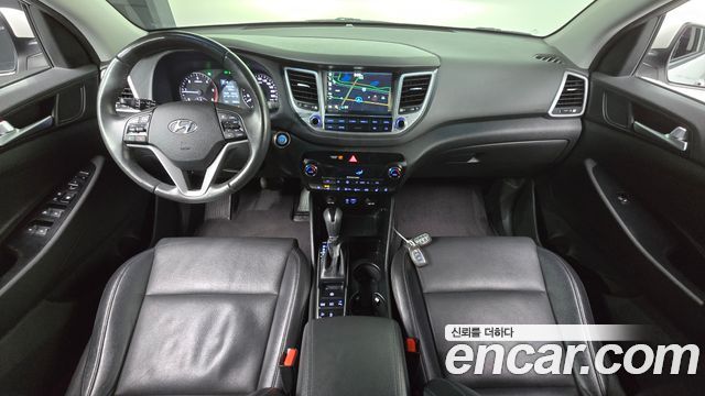 Hyundai Tucson — interior