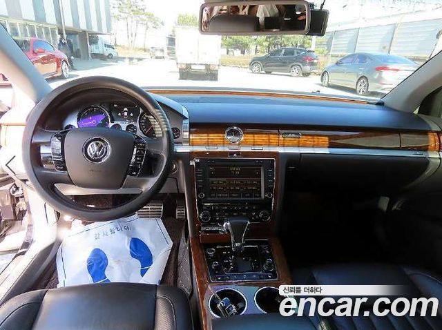 Volkswagen Phaeton — interior