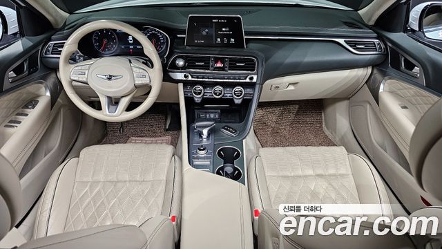 Genesis G70 — interior