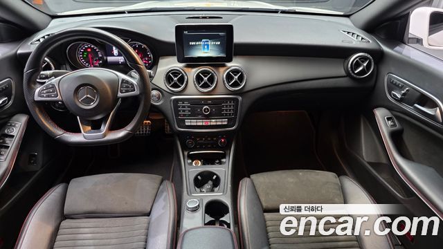Mercedes-Benz CLA-Class — interior