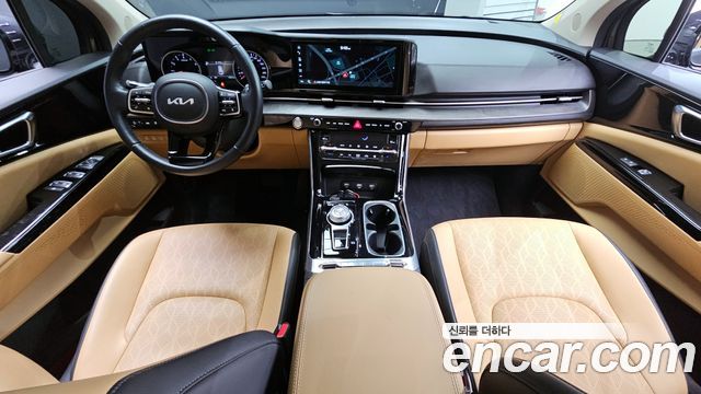 Kia Carnival — interior