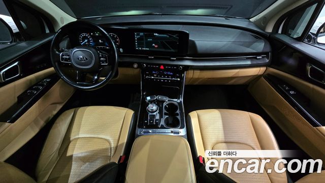 Kia Carnival — interior