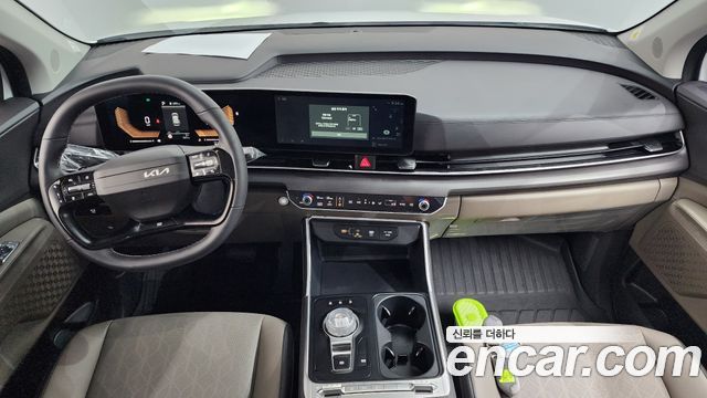 Kia Carnival — interior