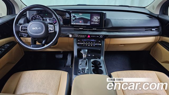 Kia Carnival — interior