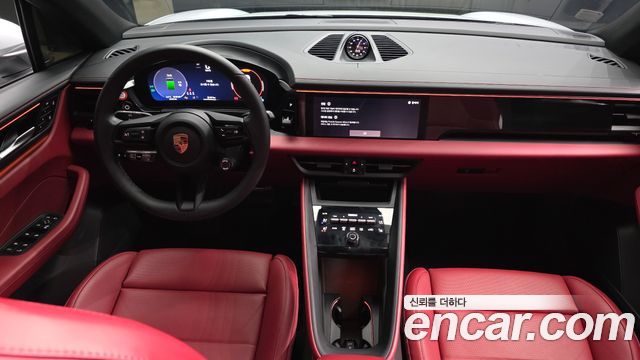 Porsche Macan — interior
