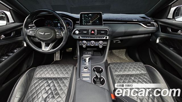 Genesis G70 — interior