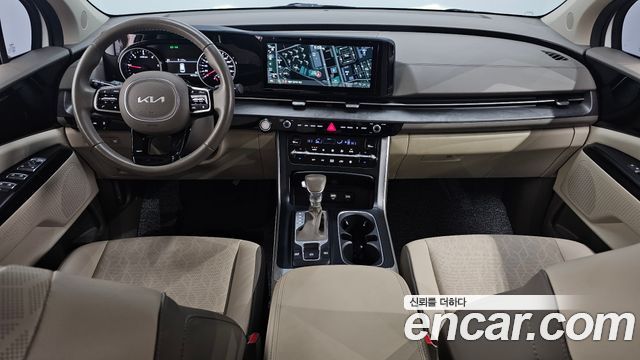 Kia Carnival — interior