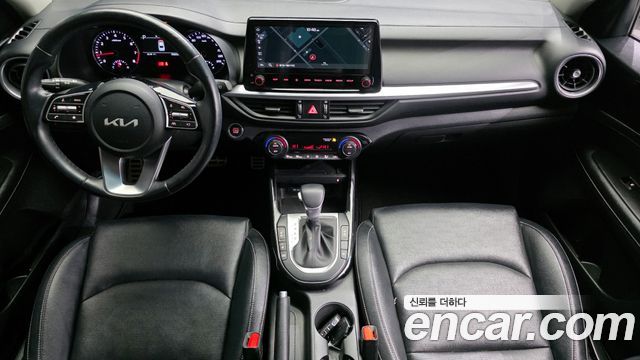 Kia K3 — interior