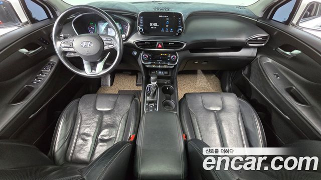 Hyundai Santa Fe — interior
