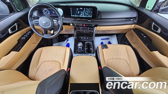 Kia Carnival — interior