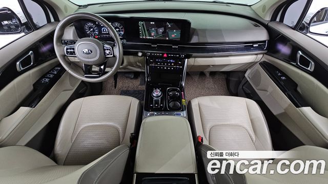 Kia Carnival — interior