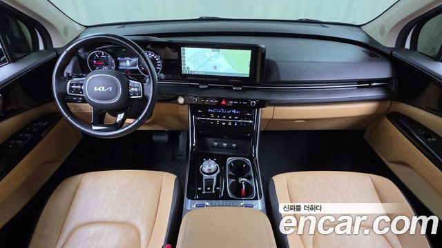 Kia Carnival — interior