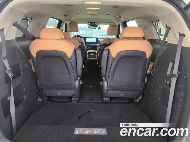 Kia Carnival — interior